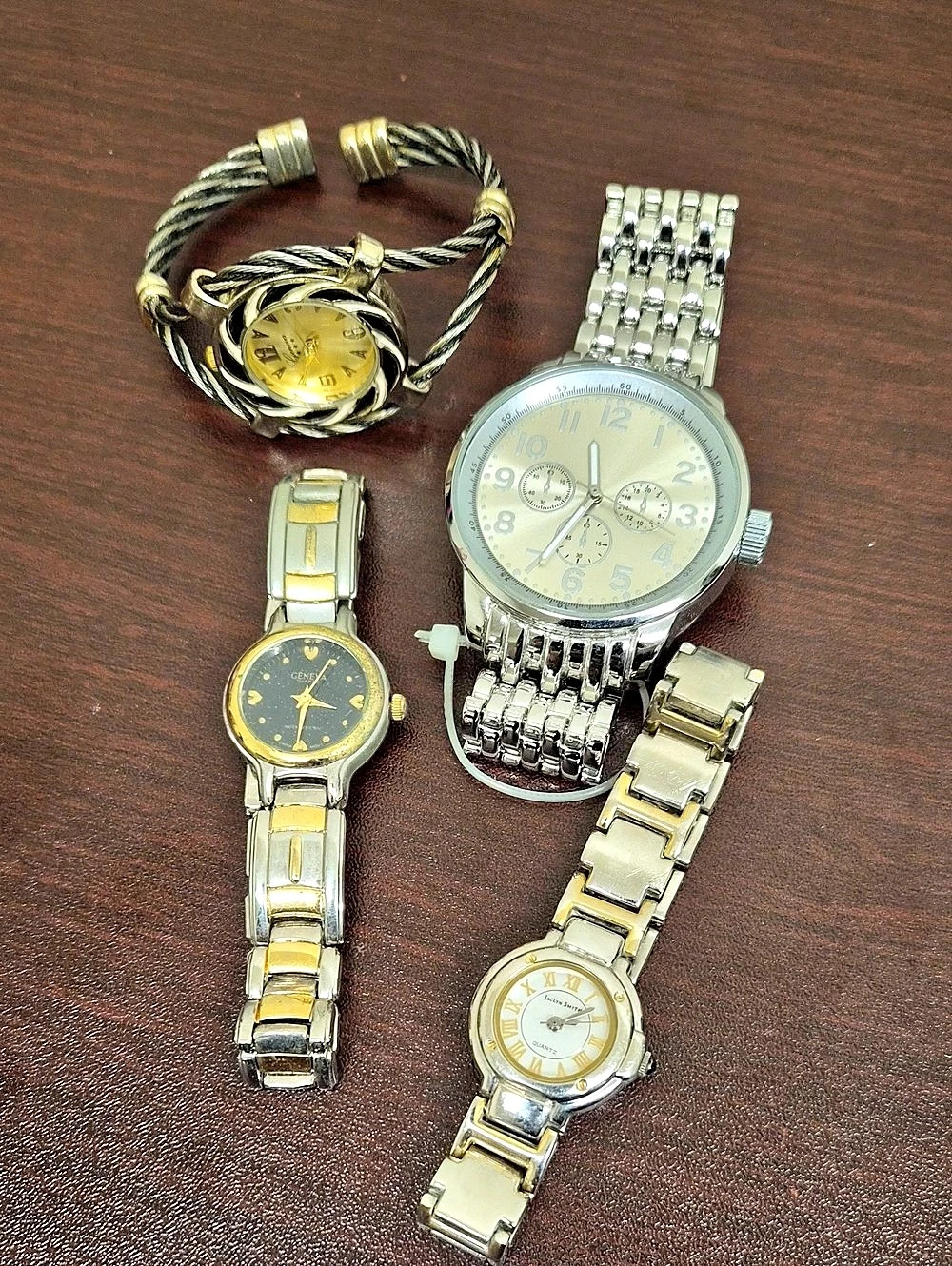 FMD FMDM161 Watch Lot in Silver & Gold (NEEDS BATTERIES)